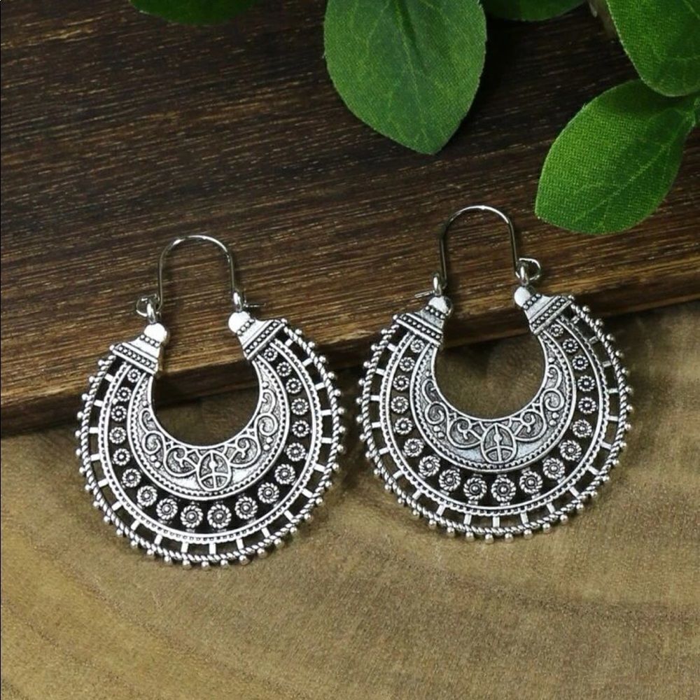 5/$25 Hollow  silver earrings